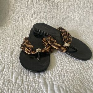 Women’s flip flop sandals by Guess Size 7.5 Soft footbed for comfort